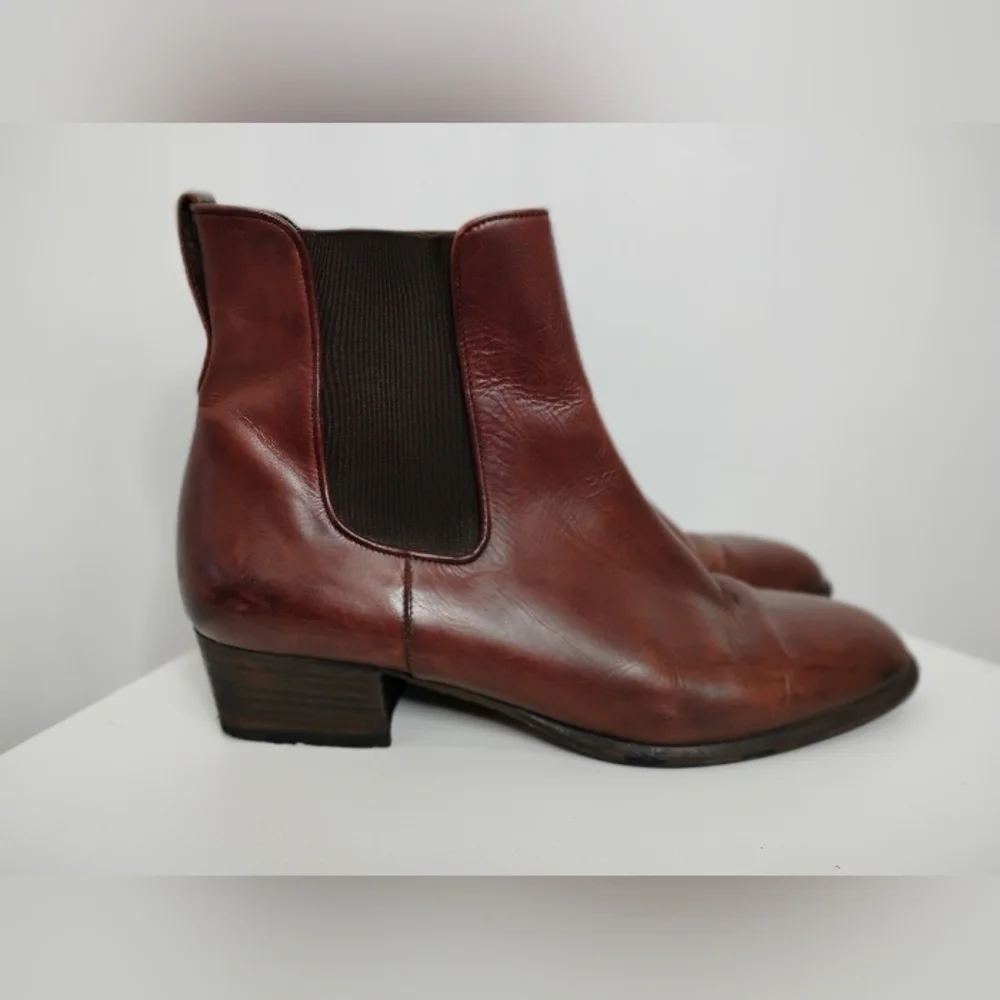 LORENZO BANFI CHELSEA BOOTS